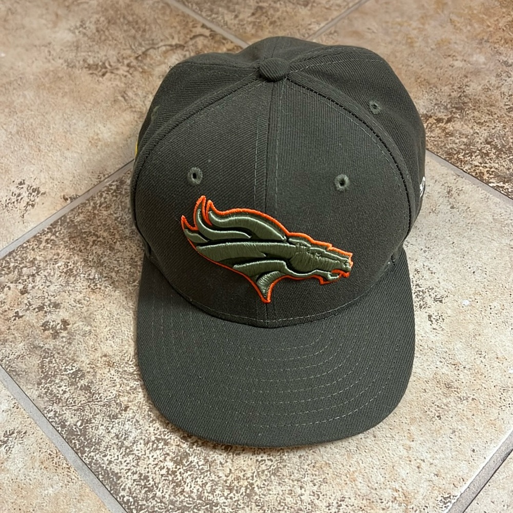 Broncos salute to service hat 6. 3/8